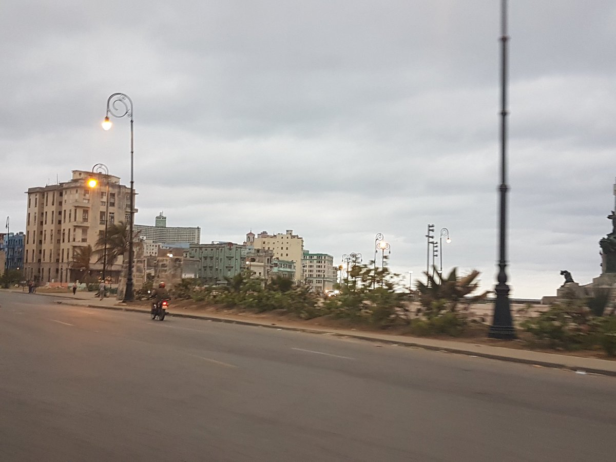 Lee_CanalCaribe's tweet photo. El clima de #Cuba está como para no salir de casa. #Regalatelo #UnaRazónMás. @CanalCaribeCuba #CubaPorLaVida https://t.co/NiroaoNSGu