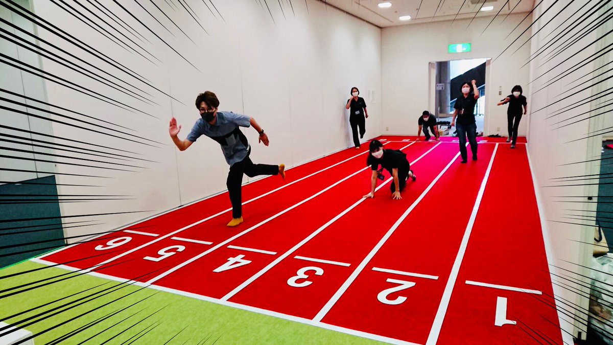 りおた イラストレーター 博多阪急8fで開催中の個展 昨年の夏の企画展で目玉になった 床面が陸上トラックが スタイリッシュにリニューアルされて 引き継がれてる辺りに愛を感じました 明日の日曜日も是非 遊びにお越し頂けたら嬉しいです アート