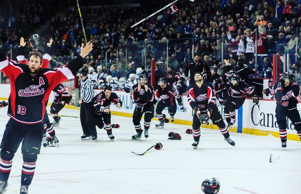On this date: 2016 National Champions!

Sold out rink in Halifax, over 11,000 people. 

<a href="/Clapperton57/">ChrisClapperton</a> opens the scoring. 1-1 after 1. 
<a href="/FrankBeauvi22/">Francis Beauvillier</a> puts us ahead &amp; Tyler Carroll gets the insurance marker. 

3-1 final!!
 
<a href="/etmarcoux/">Étienne Marcoux</a> incredible in net. 

What a night in Halifax❗️