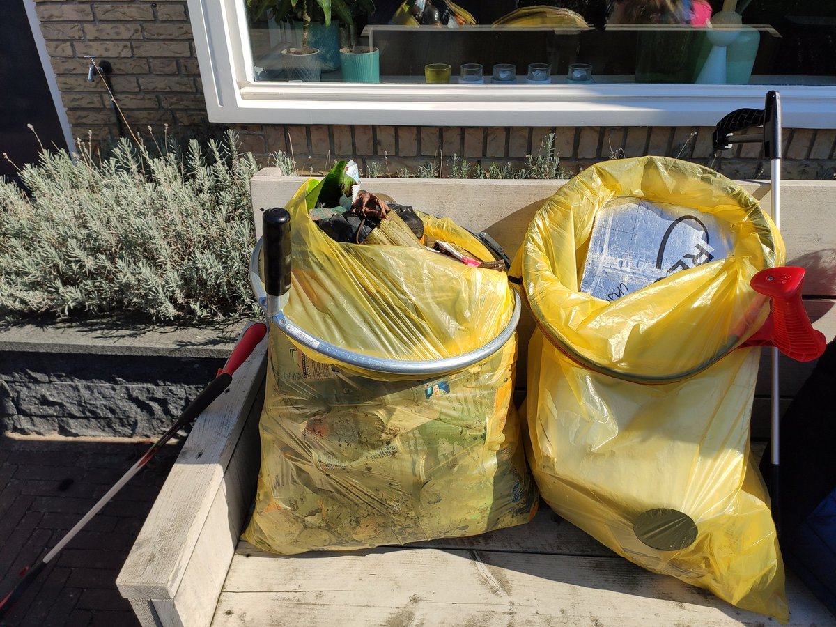 Rondje afval ruimen in Dordrecht met het gezin: 2 volle zakken! #nederlandschoon #zwerfaval #lammearm