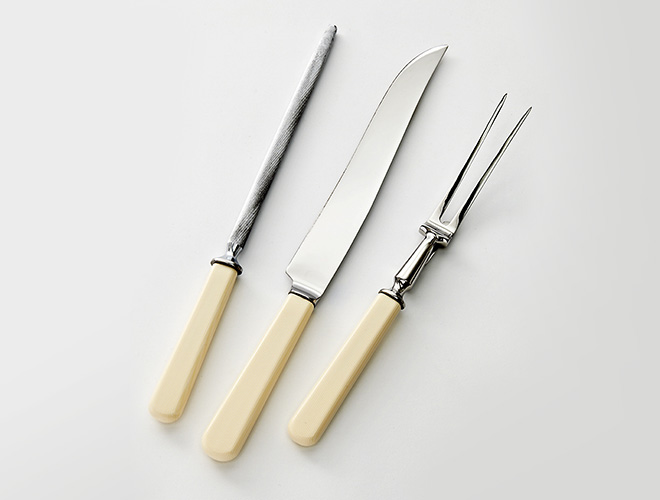 ChimoHoldings's tweet photo. Easter Sunday is just around the corner...
If you are planning on cooking a roast this Easter, our expertly crafted carving sets are the perfect tool for gliding through meat and presenting roast meat at its best!
#eastersunday #roastdinner #dining #carvingset #madeinsheffield https://t.co/UuVr2CrqZa