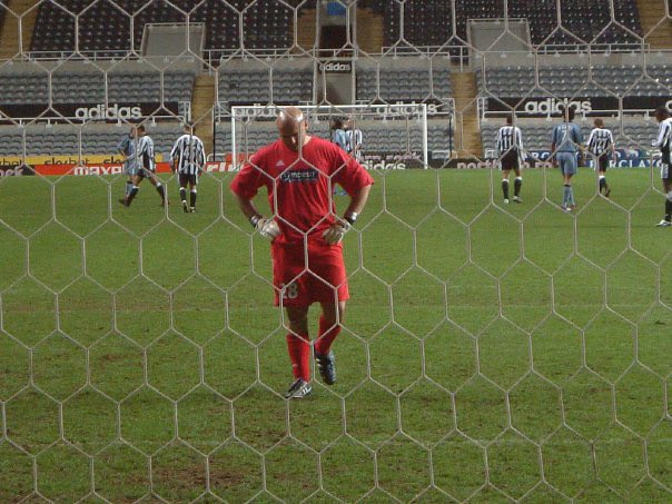 Steve Wraith Another Flashback Playing Fabien Barthez In Goal The Movie Nufc T Co Ilwdcf4i7w Twitter
