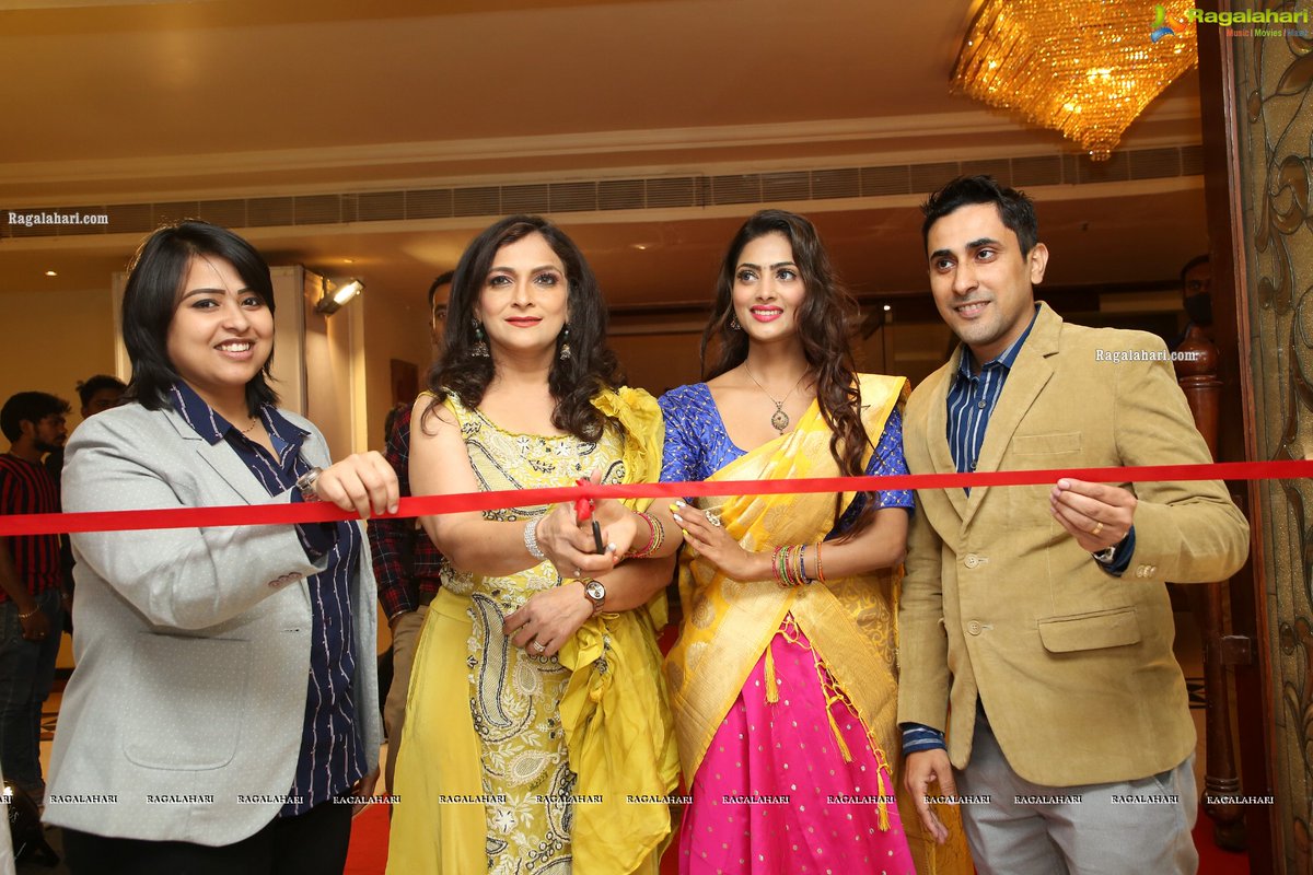 Ragalahari's tweet photo. The Haat Life Style Expo 2021 Launch
#TheHaat #Ragalahari https://t.co/wwNmQjM6XS