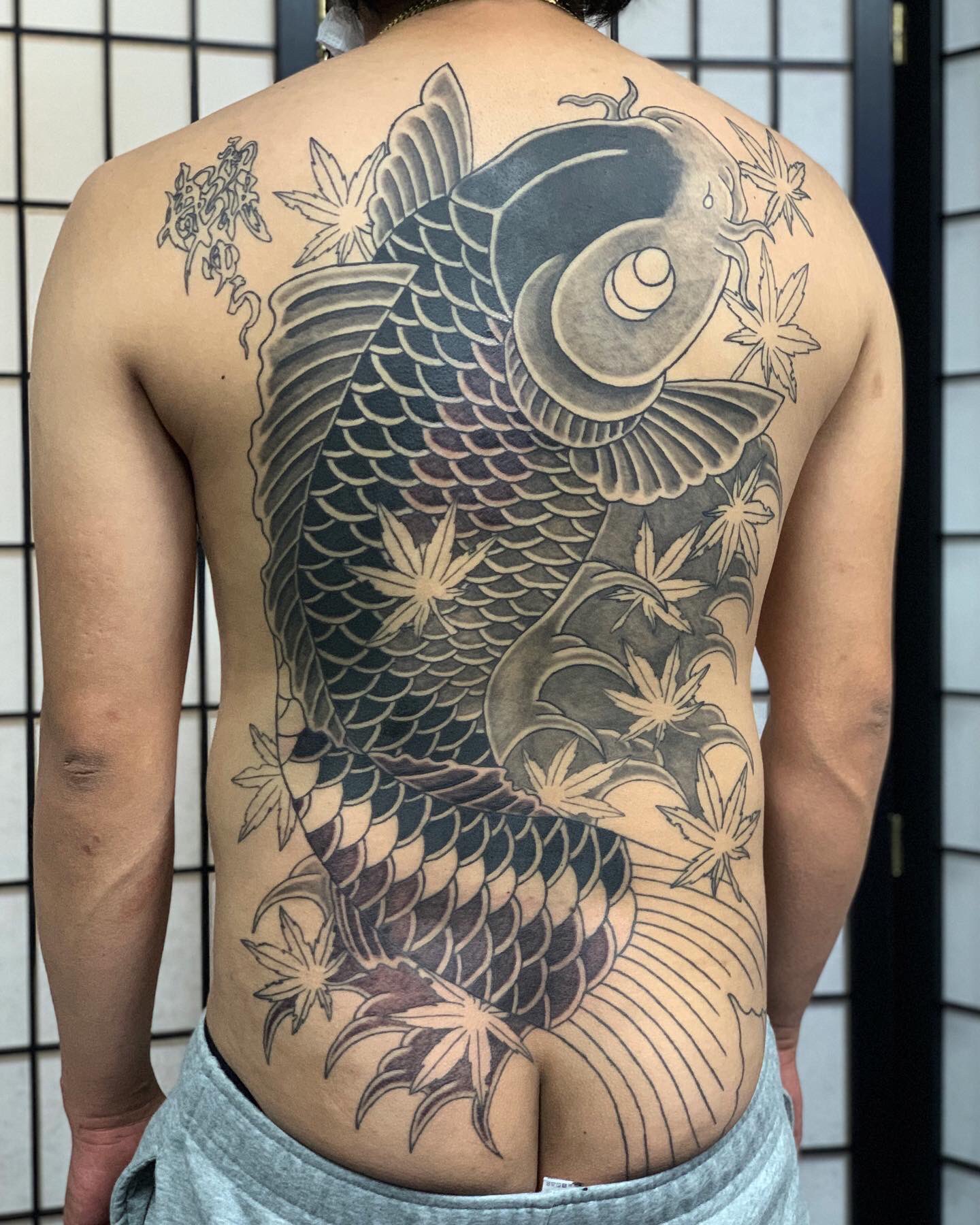 墨鎧文身 初代彫ゆう 背中の刺青 鯉と紅葉 途中経過 鯉刺青 Koitattoo Momijitattoo 刺青 Irezumi Wabori タトゥー Tattoo 前橋彫ゆう 初代彫ゆう 彫ゆう Horiyu 墨鎧文身 インクアーマータトゥー Inkarmortattoo T Co