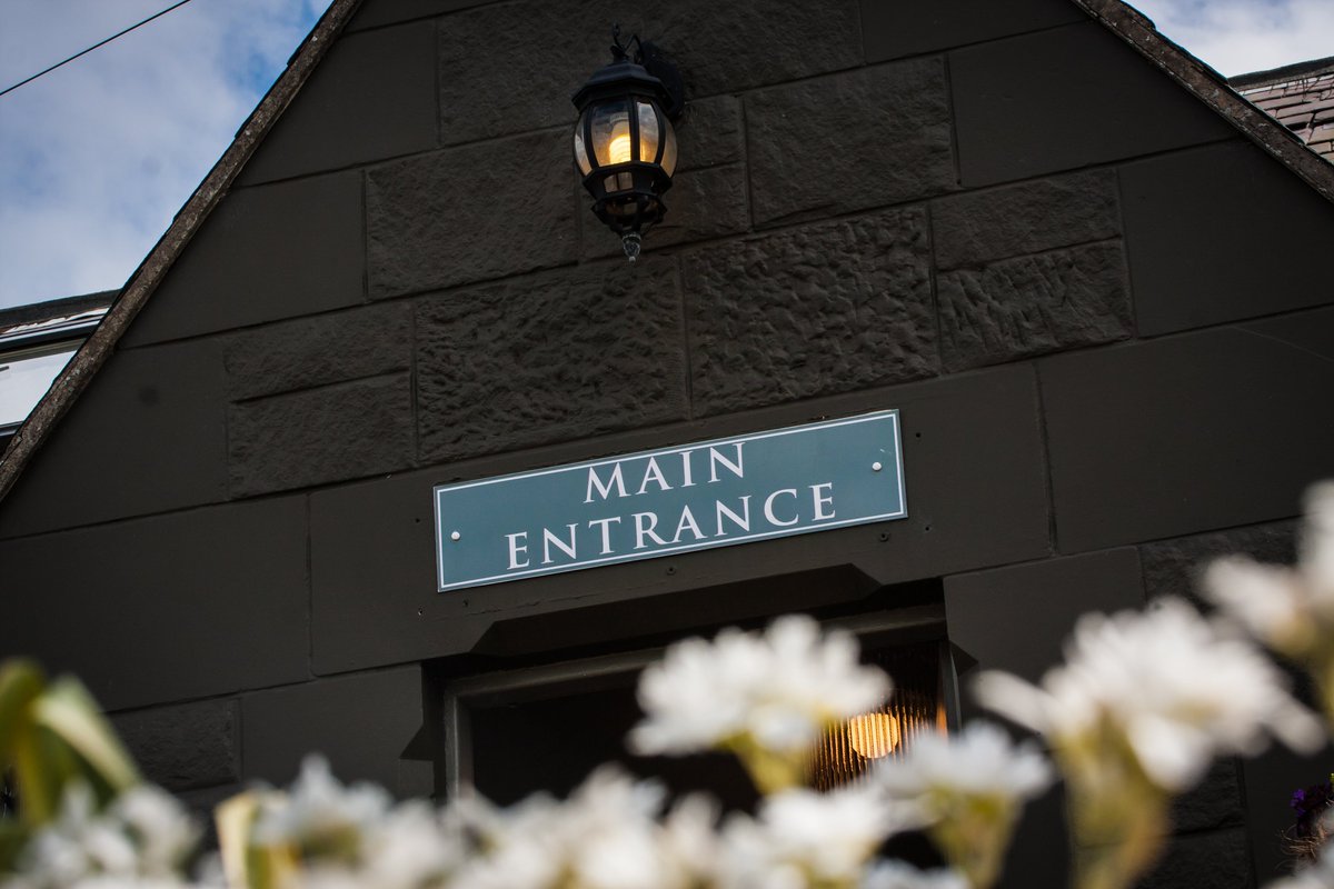 Running Fox Cafe tweet media