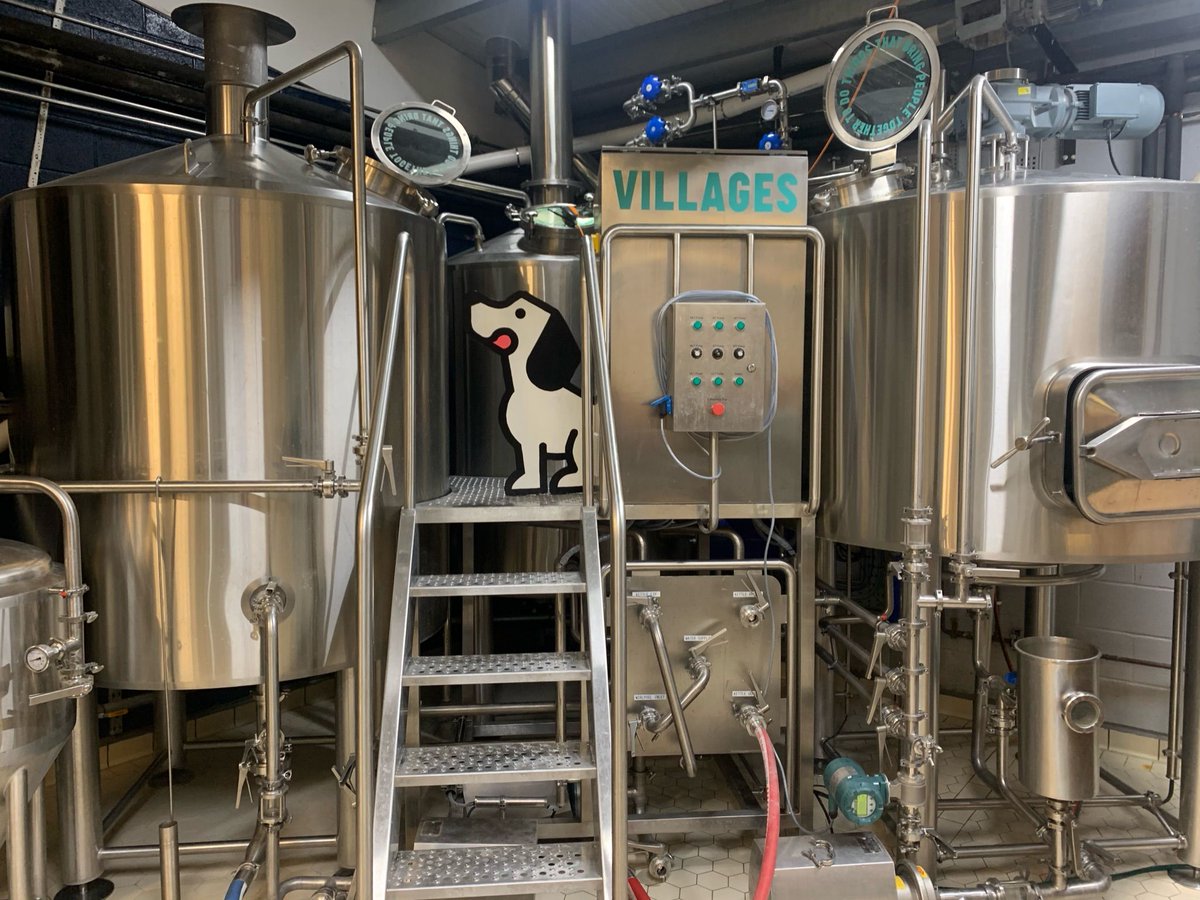 BrewBix's tweet photo. Broo got to visit @villagesbrewery, where the spent grain comes from to make our Bix. He got to play amongst the vessels, and jumped up on the bar to try the beer. Sadly the beer isn't pouring at the moment, but only 3 weeks to go now!
#boozehound #beeranddogs #pubdog #BrooWalks https://t.co/oMAqOjPDXh