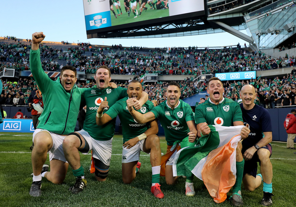 IrishRugby's tweet photo. #TeamOfUs 

Thanks for all the great days in green @CJStander 
#ThanksCJ #IREvENG #ShoulderToShoulder https://t.co/P10fvK1Ajq