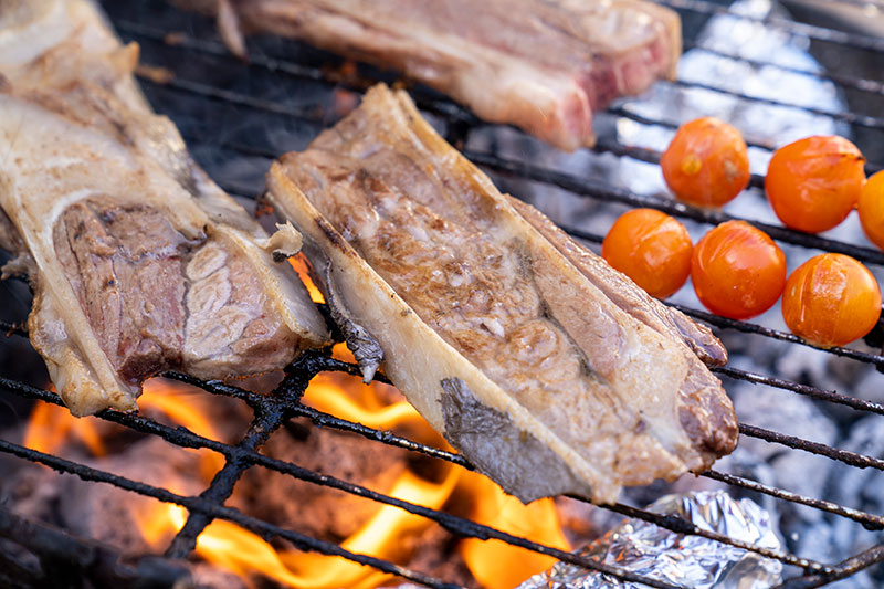 Atuneate's tweet image. Chuleta de Mar, un corte del atún rojo perfecto para elaborar a la brasa, aunque también puede utilizarse a la plancha y en guisos.  Te contamos todos los detalles aquí 
cutt.ly/nxo7sA8
#atunrojo #atun #chef #bluefintuna #atuneando