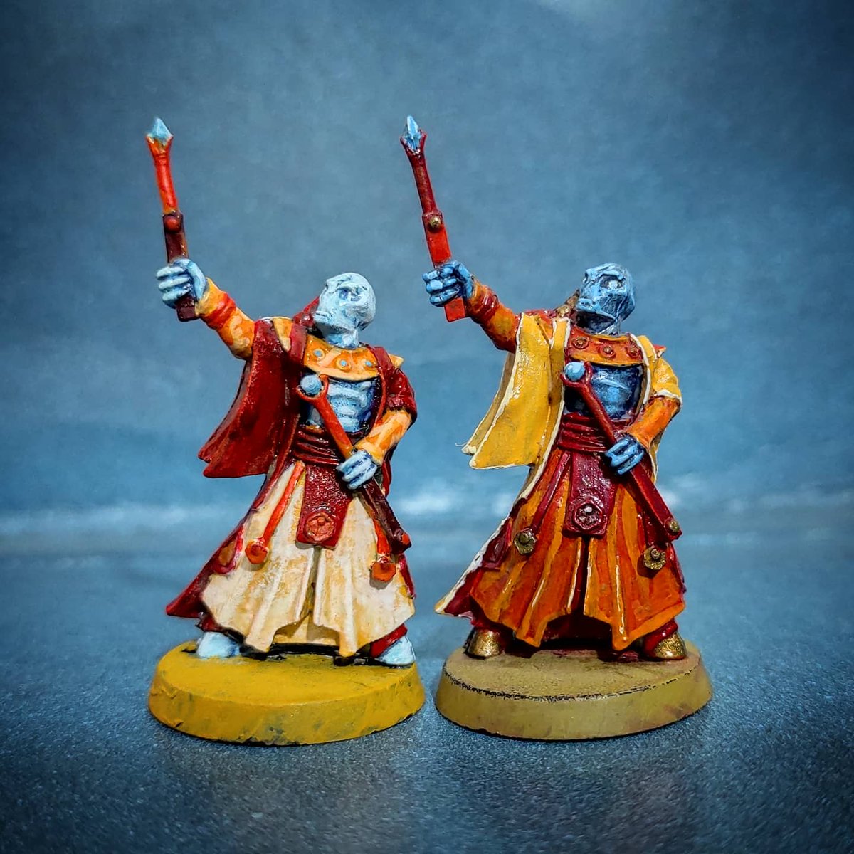 Habemus_Ludum's tweet photo. #pintoreshabemusludum
Etéreos y El'Myamoto (héroe Darkstrider).
By @TzenGrey
#GamesWorkshop #warhammer40k #warhammer40000 #warhammer #TAU #ImperioTau #Darkstrider #painting #PaintingWarhammer #paintingminiatures #miniaturepainting #miniatures #minuature #YoPintoEnCasa https://t.co/iU5pYt7hwz