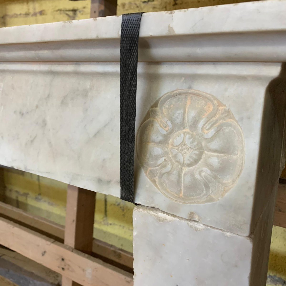 RecuperandoAnd's tweet photo. Camino in marmo!!
#camino#caminoinmarmo#inmarmo#oldfireplace#ancientfireplace#homesweethome#homedecor#homedesign#luxuryhome#fireplace https://t.co/L6JV8id8AU