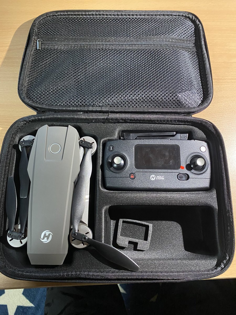 keisukeFPV's tweet photo. 昨日Amazonで新たにドローン注文して今日夕方届きました❗️本当はdji Mavicを買う予定でしたが、値段がものすごい高いのでやめました❗️
#hs720 https://t.co/GcRL6PSVlx