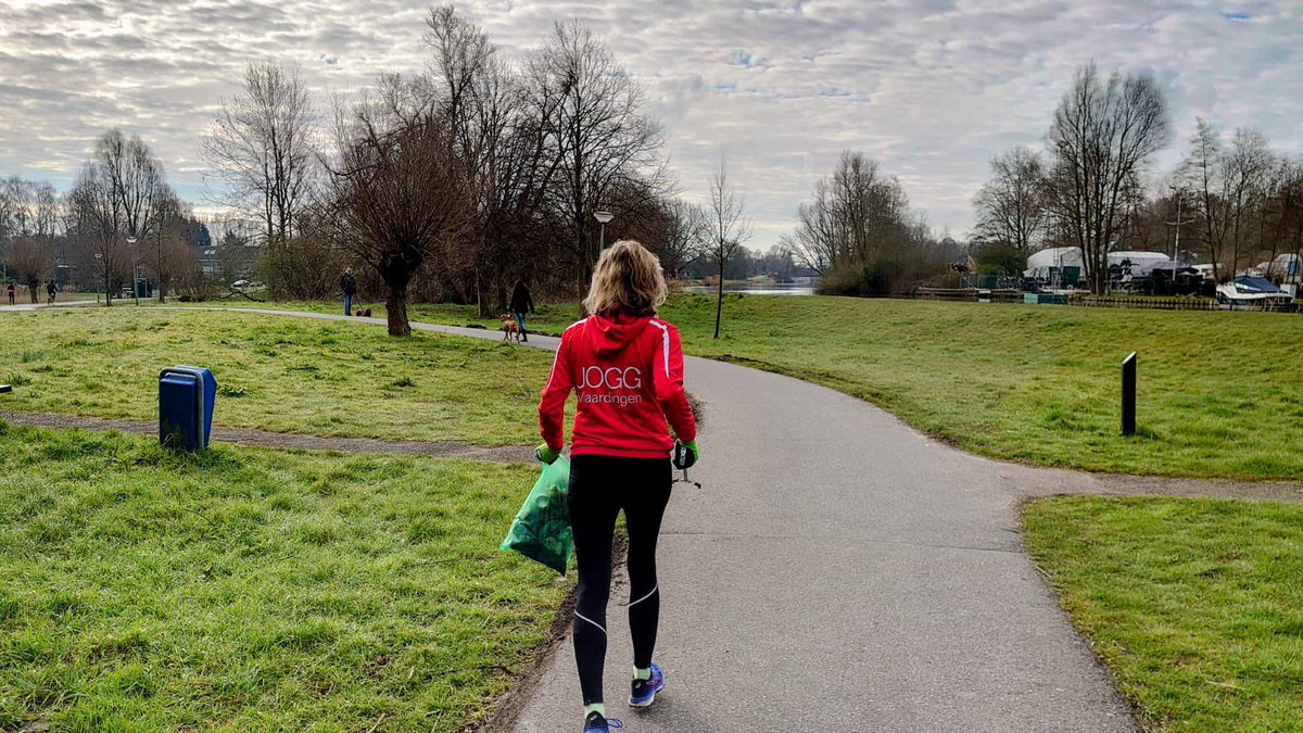 Zojuist mijn rondje ploggen gedaan langs de Vlaardinger Vaart : opbrengst 3 zakken zwerfafval <a href="/JoggVlaardingen/">JOGG-Vlaardingen</a>  @nederlandschoon <a href="/VolgVlaardingen/">volgvlaardingen</a> #verliefdopjebuurt #supportervanschoon #samenvoorschoon #jogg #ploggen #vlaardingen #vlaardingenschoonchallenge