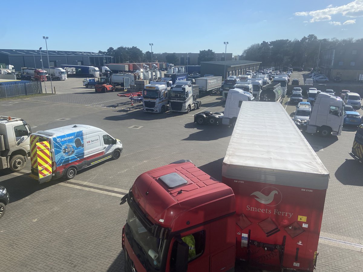 End of another busy and productive week at our Ipswich depot, and what a difference a bit of sunshine ☀️ makes too. Thanks to all of our awesome staff from all our depots, working to the highest standards in every everything we do. 🔧 🛻 🙌 service | parts | rentals | sales