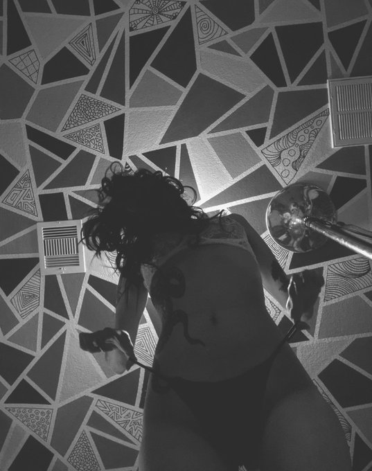 Like for color. Like for black and white.  Like. https://t.co/fjZGwBmH1c