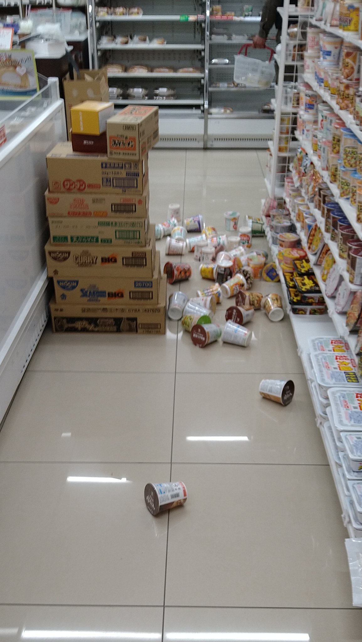 画像 今日は明日が休みなんでコンビニで酒とつまみを買おうとしてたらこれになった T Co Wyfe1fpny3 まとめダネ