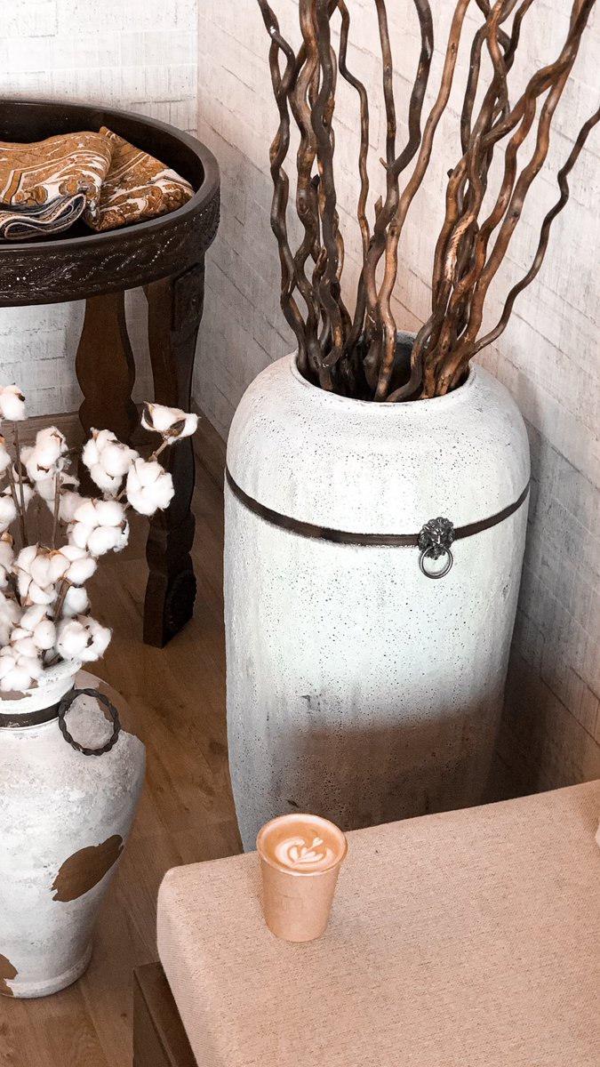 انتِ الدهشَة واستحالة التِكرار🤎..