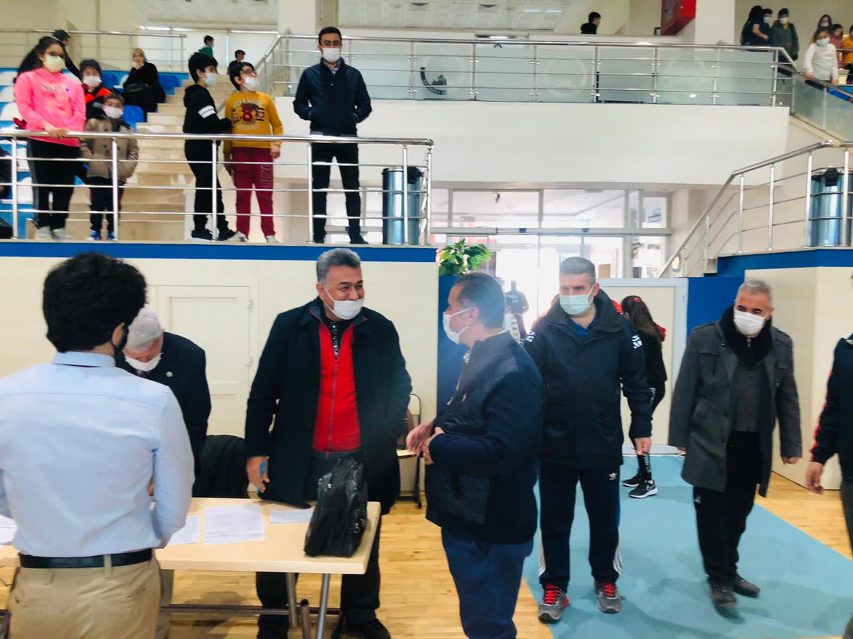 cumaguzel27's tweet photo. Şahinbey Belediyemiz ve Gençlik ve Spor İl Müdürlüğü iş birliğinde düzenlediğimiz Çanakkale Deniz Zaferi'nin 106. yıl dönümü anısına Masa Tenisi Turnuvasında gençlerimiz bir araya geldik.
Bu anlamlı turnuvaya katılan tüm sporcularımızı yürekten tebrik ediyorum🏓 https://t.co/EFXiLZ6ntp