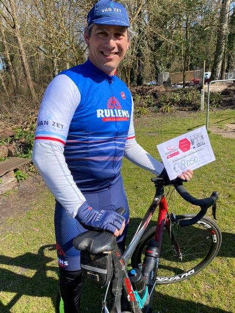 BusNetHaag's tweet image. Mooie cheque van 8.050,- voor een mooi doel! @tourforlife #2021 Team Emily - Raymond Veenman - lid @BusNetHaag businessnetwerken.nl/haaglanden/202…