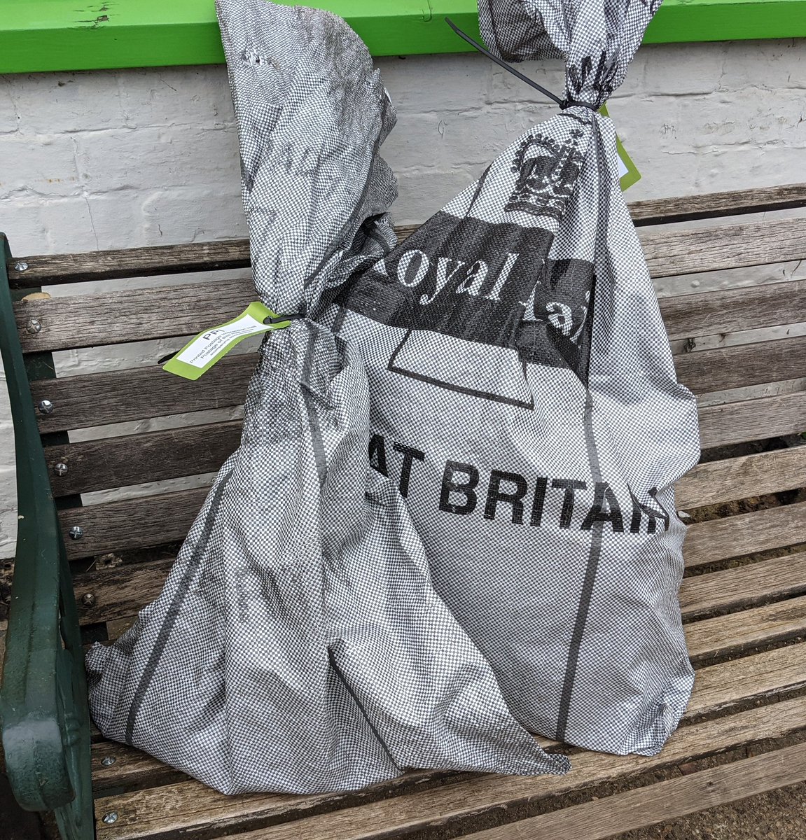 SwagShipHack's tweet image. Saturday is post day! 
Lots of swag for @CovHack and #HackLBS is on its way ✨