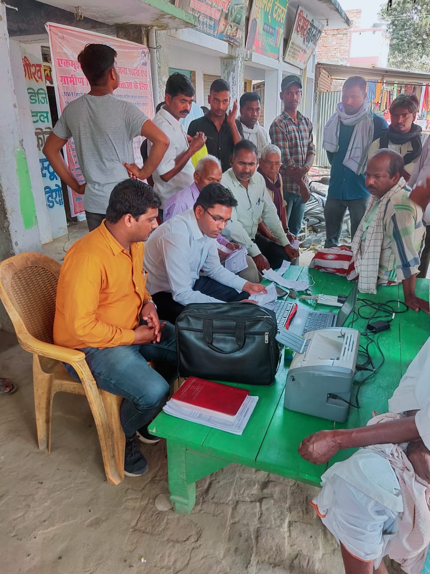 PUVVNL MAU (@puvvnlmau) on Twitter photo आज दिनाँक 20.03.2021 को मऊ जनपद के 33kv उपकेंद् मोहम्मदाबाद के खुरहट में उपभोक्ता शिकायत निवारण शिविर का आयोजन कर शिकायतों का निराकरण किया गया।
कैम्प में SHG के agent द्वारा विद्युत बिल जमा कराया जा रहा है।
<a href="/UppclChairman/">CMD UPPCL</a> <a href="/MD_PuVVNL/">PuVVNL</a> <a href="/PuVVNLHQ/">Purvanchal Vidyut Vitaran Nigam Limited</a> <a href="/cedazamgarh/">CED Azamgarh</a> #shikayatshivir आज दिनाँक 20.03.2021 को मऊ जनपद के 33kv उपकेंद् मोहम्मदाबाद के खुरहट में उपभोक्ता शिकायत निवारण शिविर का आयोजन कर शिकायतों का निराकरण किया गया।
कैम्प में SHG के agent द्वारा विद्युत बिल जमा कराया जा रहा है।
<a href="/UppclChairman/">CMD UPPCL</a> <a href="/MD_PuVVNL/">PuVVNL</a> <a href="/PuVVNLHQ/">Purvanchal Vidyut Vitaran Nigam Limited</a> <a href="/cedazamgarh/">CED Azamgarh</a> #shikayatshivir