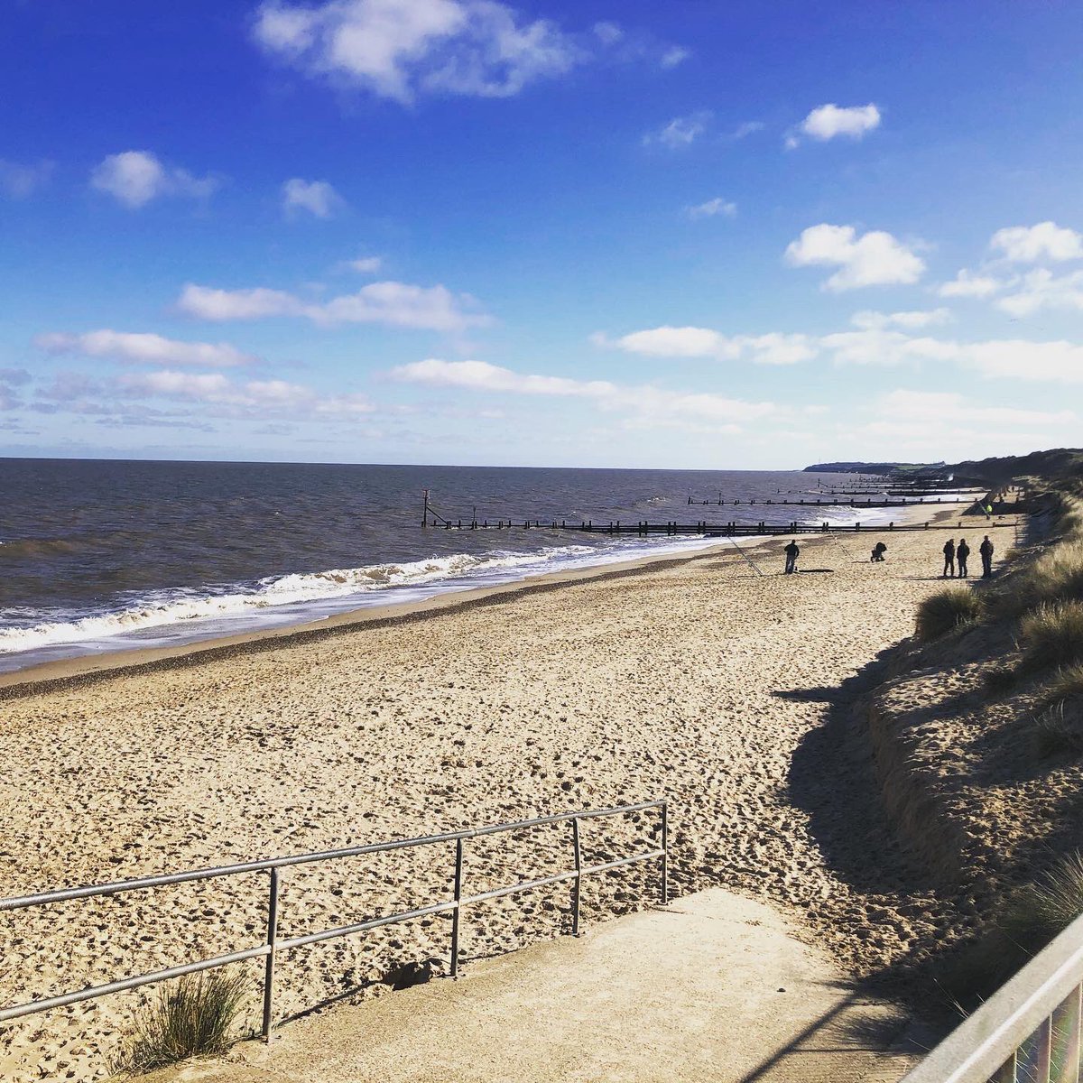 eastcoastbimble's tweet photo. Plenty of time for photos during the 20 miles yesterday. I was happy to stop and rest the legs 😀 #run #runner #running #norfolkrunning #suffolkrunning #norfolk #suffolk #eastanglia #trails #trailrunning #fitness #runnersofinstagram #gorleston #beach https://t.co/kOCSTPjZgO