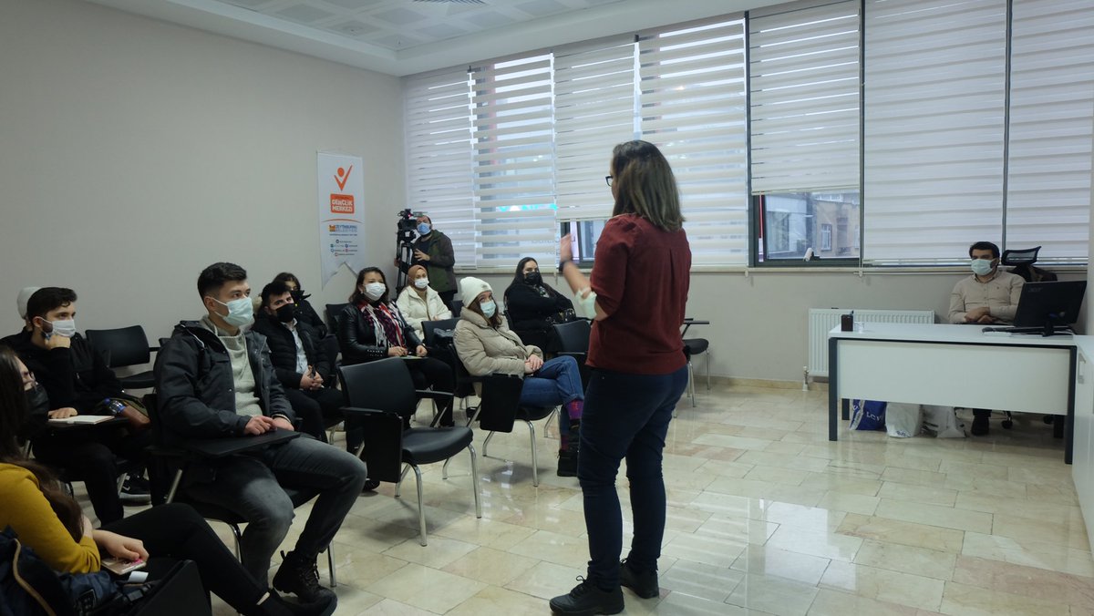 Zeytinburnu Gençlik Merkezi (@zeytinburnu_gm) on Twitter photo 🎒 Zeytinburnu Gençlik Merkezi/Akademi
👩💼👨💼 Uygulamalı Girişimcilik Atölyesi
🎯 Bu hafta girişimcilikte başarı hikâyesi dinledik.
✨ Hande Karagedik’in hikâyesi bizim için yalnızca anlatı değil bir kılavuz da aynı zamanda.
<a href="/omerozdinc/">Ömer Özdinç</a> 🎒 Zeytinburnu Gençlik Merkezi/Akademi
👩💼👨💼 Uygulamalı Girişimcilik Atölyesi
🎯 Bu hafta girişimcilikte başarı hikâyesi dinledik.
✨ Hande Karagedik’in hikâyesi bizim için yalnızca anlatı değil bir kılavuz da aynı zamanda.
<a href="/omerozdinc/">Ömer Özdinç</a>