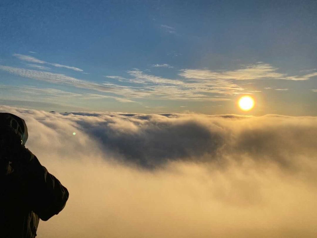 CarlingfordIRE's tweet photo. Sunrise from Slieve Foye this morning. Fantastic photos from @dmcge10. Well worth the 5:30 start!

@bbcniweather @coolfm @AimsirTG4 @WeatherRTE @ancienteastIRL @DiscoverIreland @EarthandClouds @ThePhotoHour @PicPoet @mountainwaysire @walkhikeireland @PictureIreland @Lovindotie https://t.co/o4pGekYdxz