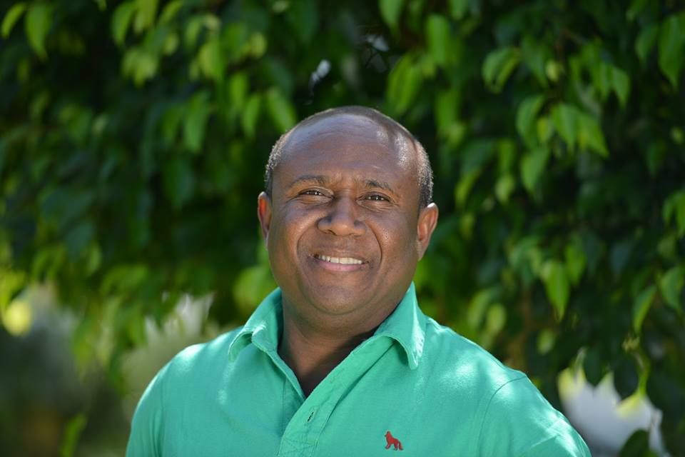 aracatiacutv's tweet image. Morre cantor gospel e vereador de Salvador Irmão Lázaro, vítima de Covid-19 aracatiacutv.blogspot.com/2021/03/morre-…