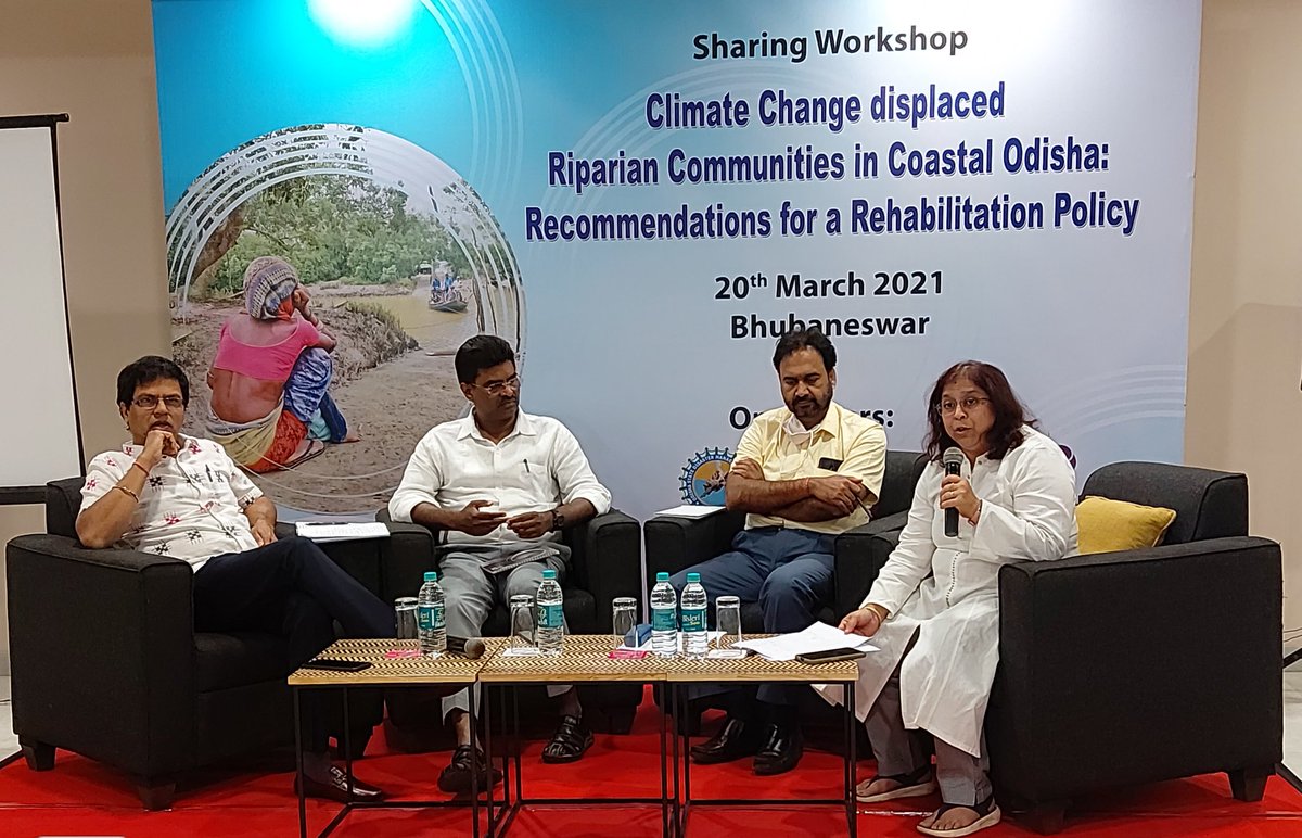 mohapatra_soni's tweet photo. @swapnasrisarangi sets the tone of joint expert panel discussion by stressing that handful of villages being displaced now, with #climatechange 100s likely to face similar fate.Govt needs to address their issues with an inclusive rehabilitation policy #searise #climatedisplaced https://t.co/Ht2V986NEH