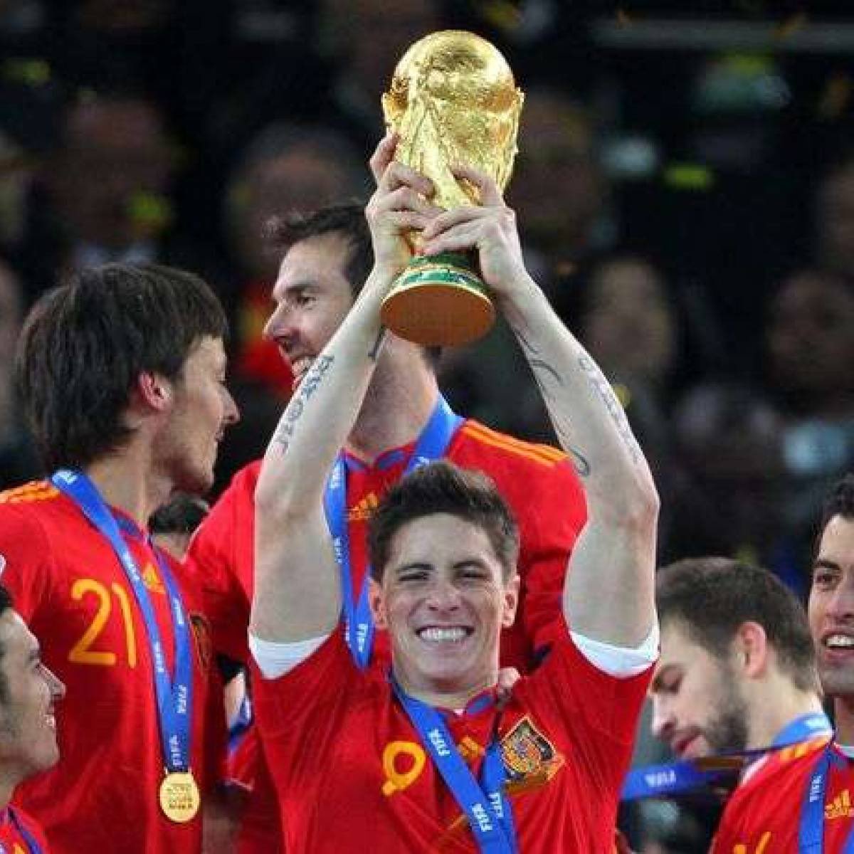 Arrizabalagax's tweet photo. aujourd’hui c l’anniversaire d’un des joueurs qui m’a fait aimé le meilleur sport au monde,Fernando « El Niño » Torres : https://t.co/M78G0NnDqR