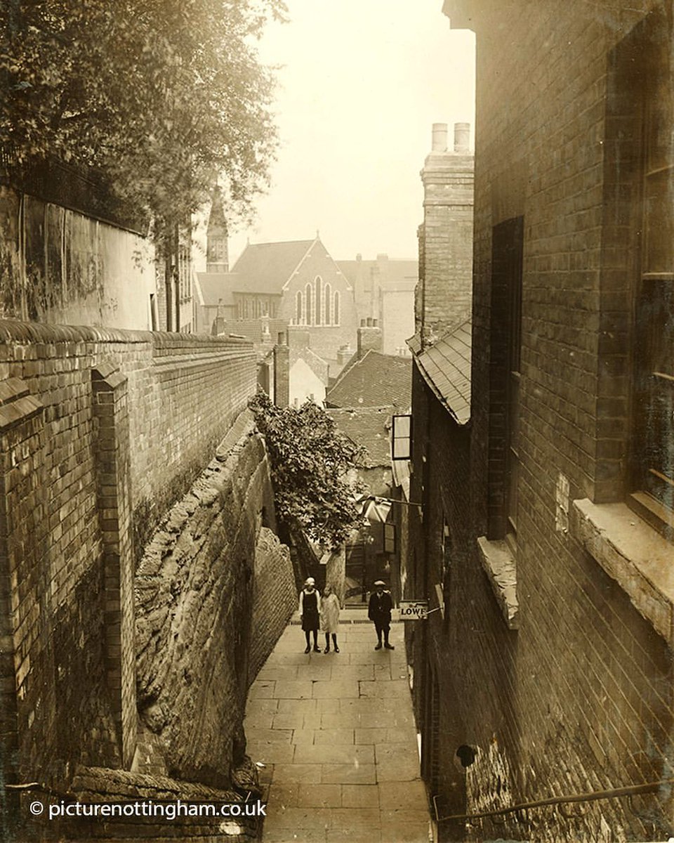 Long Stairs, Lace Market, #Nottingham, 1913. This ancient walkway is believed to be one of the oldest in the city, dating back over 1,000 years. Credit: picturenottingham.co.uk