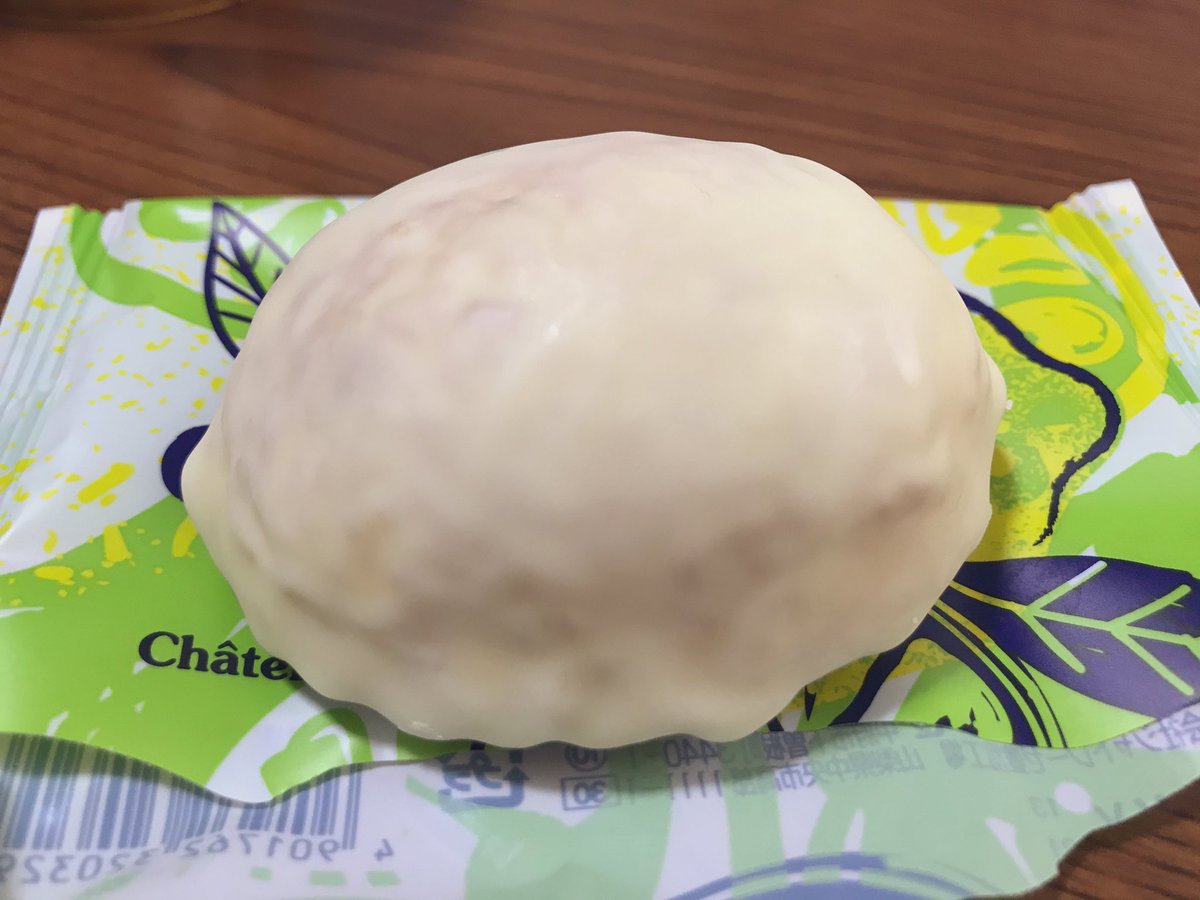 ʚ あ き ɞ こないだ買った シャトレーゼ の レモンケーキ を ようやく食べましたw 焼き菓子は賞味期限が長いので 助かります ᵕ しっとりして美味しい ザ レモンケーキ な感じで美味しかったです さぁて また近々シャトレーゼにオヤツ