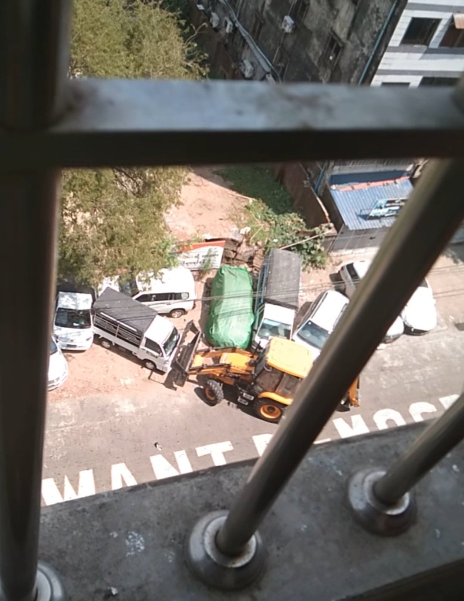 kevisn1's tweet photo. Myanmar military terrorists destroy civilians cars parked in streets today in Tarmwe Twonship,Yangon.
They are responsible for every destruction in our cities.
#WhatsHappeningInMyanmar 
#CrimesAgainstHumanity 
#SaveMyammar 
@freya_cole https://t.co/tQ0nJswC8K