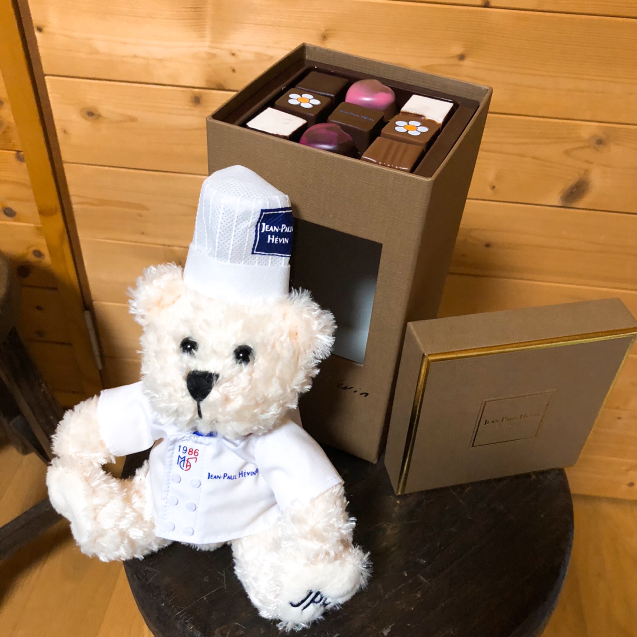Ru A ジャン ポール エヴァン ホワイトデー21 真っ白 テディベア付きチョコbox 初 今まで食べた事のない 高級感 T Co Lii265n44j Twitter