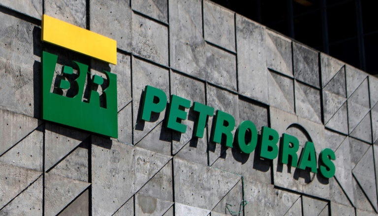 aracatiacutv's tweet image. Petrobras reduz preço da gasolina pela primeira vez em 2021 aracatiacutv.blogspot.com/2021/03/petrob…