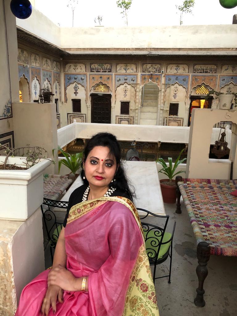 I love wearing #saree in ethnic wear.

#classicalgharanas #indianmusicgharana #indianmusic #classicalmusicvibes #ghazal #sufimusic #myspace #cultures #life #musicislife #musicheals #hindustanitraditions #meetaspace #musiclife #gwaliorgharana #hindustaniclassicalmusic🎵