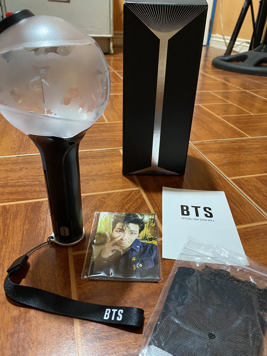 _Kookieeee_'s tweet photo. WTS / LFB

ONHAND 😊

ABV 3 Unsealed (Official)

- Complete Inclu Except Qr Only

DM For Inquires and for other photos~

Tags bts army ph abv3 army bomb abv 3 rm jin suga jhope jimin v jungkook wts wtb lfb onhand

#BTS #Onhand #ph #abv3 https://t.co/YMUnvqe1pP