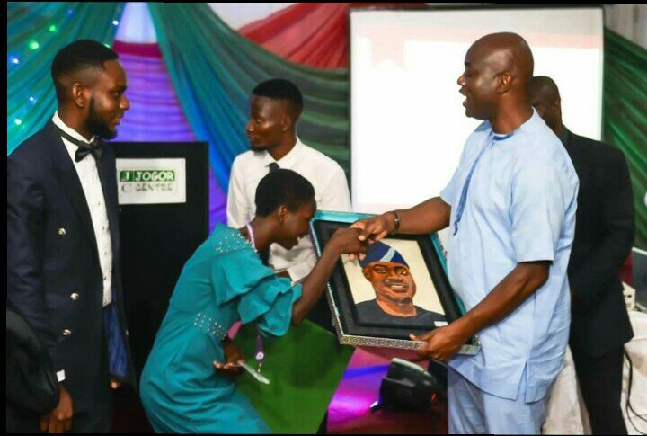 hon_ags's tweet photo. She did it!
We won!!
FOSSU (Oyo) made history!!!
SET set the pace
It was a complete score, 4 out of 4, 7 out of 7
SEET and SHHT are SET for victory.
#FUTASU
#FUTASU'20
#FUTACLASS'20 https://t.co/ZJZ8iOxcvH