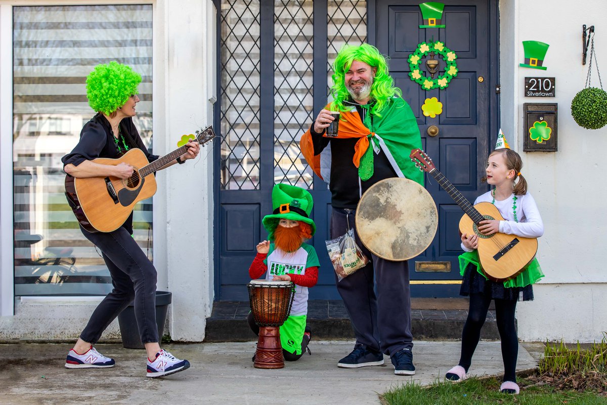 Thank you to all the #Navan families that took part in the #frontstepproject for St. Patrick's Day, you're amazing!!! Please donate to cultur.ie/donate #meathphotos #Cultur <a href="/CulturIreland/">CulturIreland Reg. Charity No. 20066369</a>
