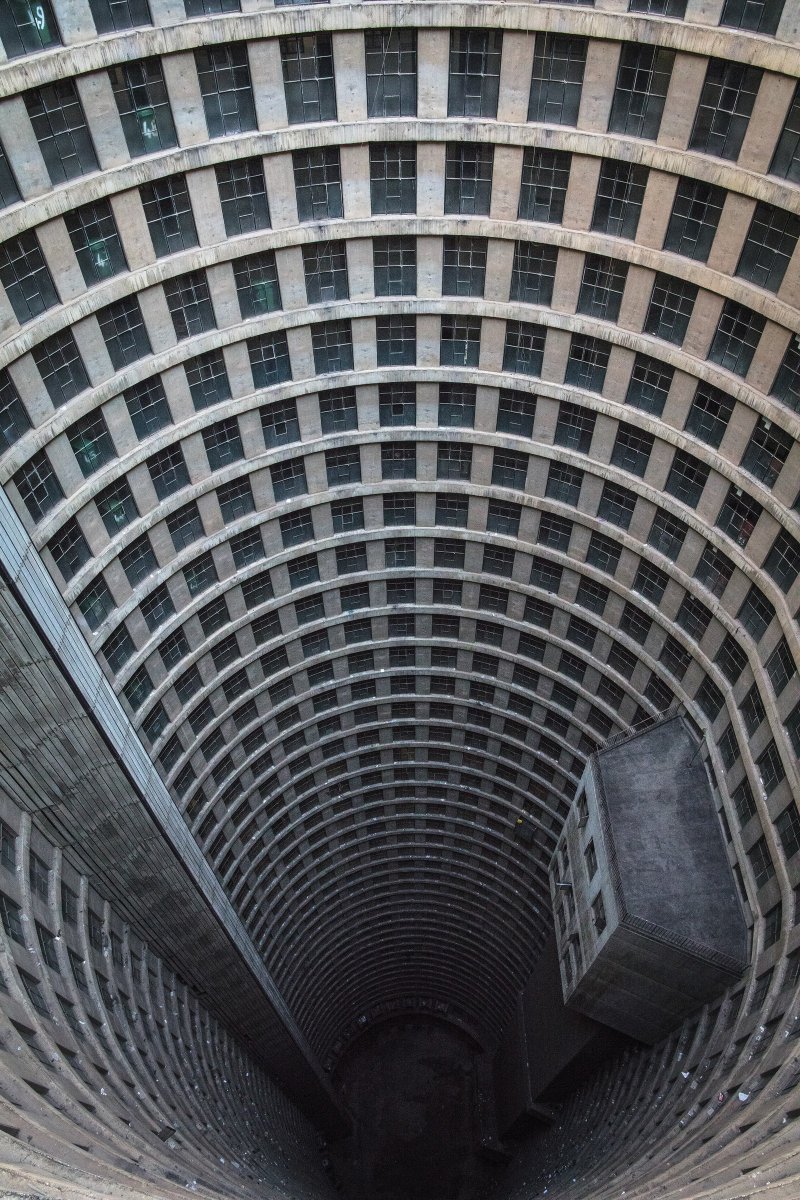 WIRED's tweet photo. Architectural photographer Ryan Koopmans spent the past decade shooting hi-res photographs of the world's biggest cities. The results are mind-blowing. 

See more of his work here: https://t.co/fG51KsREfs https://t.co/YuYF9sTuco