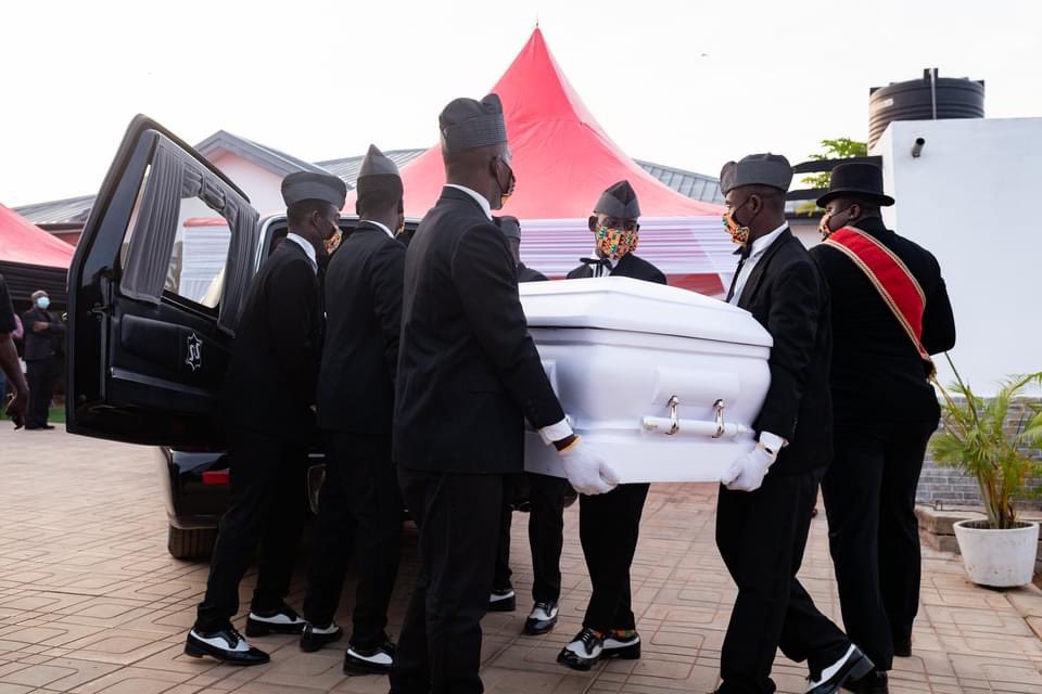 KuulpeepsNews's tweet photo. Today, we remember an icon, a legend; Emmanuel Bobbie, affectionately and popularly known as BobPixel.
In loving memory of @bobpixel. Rest In Peace, the world will not forget you. We will not forget you🙏
#Kuulpeeps #WhatDeyGoOn #BobPixel #InLovingMemory https://t.co/fvQGQ0WwUJ