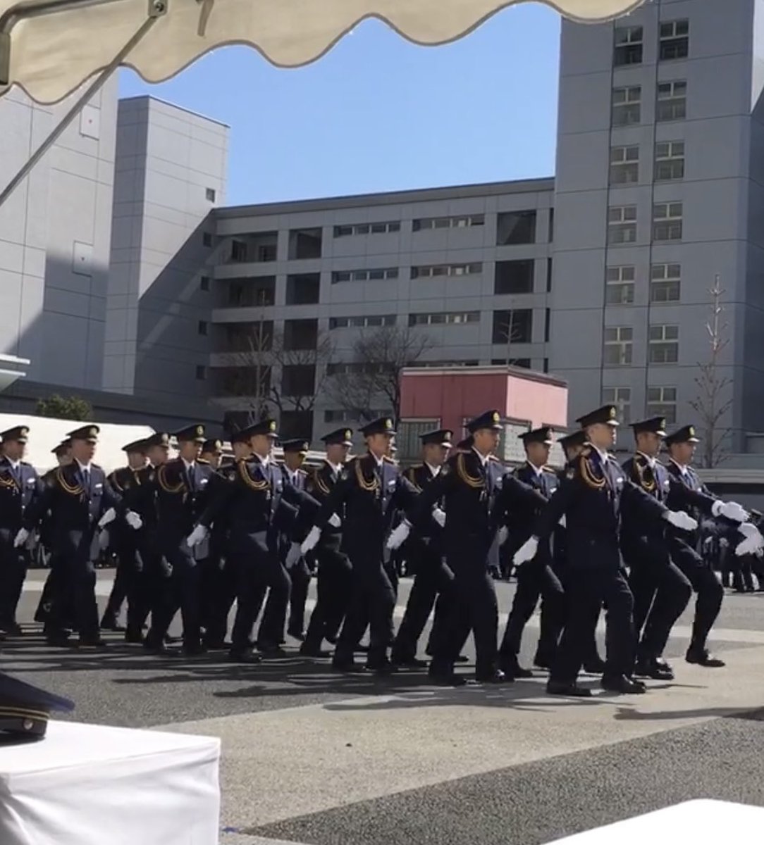 吉川英梨 今日の海上保安大学校卒業式の分列行進と 警視庁警察学校卒業式の分列行進を比べてみた 礼肩章あるからか警視庁は派手に見えるなあ 吉川英梨 今日の海上保安大学校卒業式の分列行進と 警視庁警察学校卒業式の分列行進を比べてみた 礼肩章あるからか警視庁は派手に見えるなあ