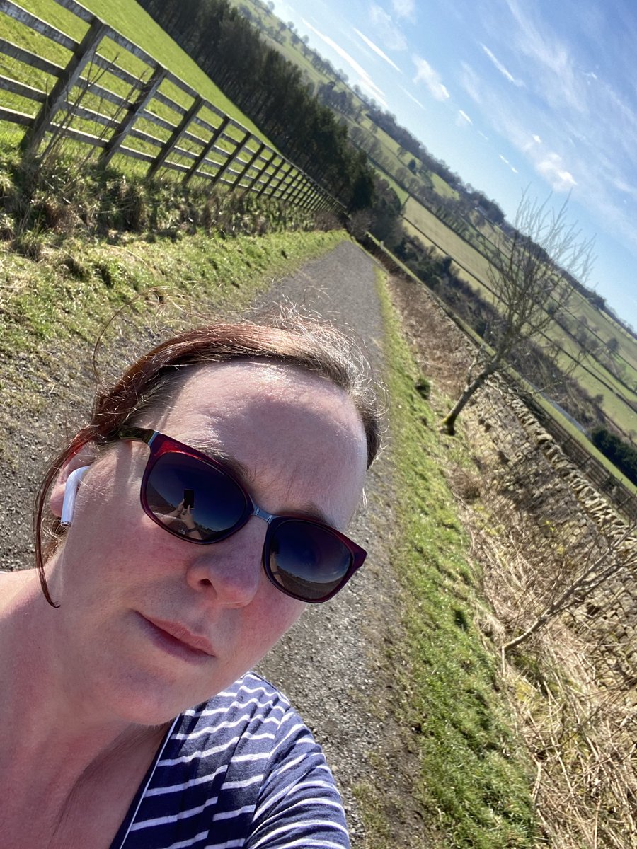 Brynnen_R's tweet photo. Glorious day for a 10 mile walk. Amazing what the sun and walking in a T-shirt does to lift your mood #EverestBaseCamp #Shaid https://t.co/clNPMiveEV https://t.co/DsiiR0Mdiv