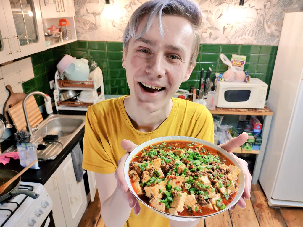 ラトビア人、今度は麻婆豆腐を作るも豆腐から作ってしまう！