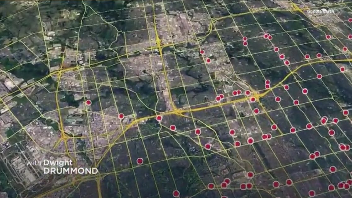 NaheedD's tweet image. The red dots = pharmacies now providing vaccines

The red blank spot = Toronto's Northwest corner (one of the areas hardest hit by #COVID19 &amp;amp; where many low-income racialized people live)

Why is Ontario's #CovidVaccine distribution plan leaving out those most affected?