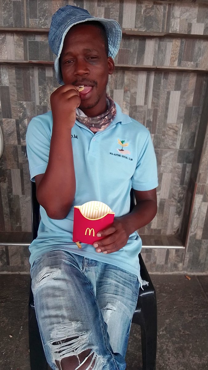 rayray_34197's tweet photo. @McDonalds #nazomeals nyikka be Ballin 🤣😂 https://t.co/SUcPxa0HQx
