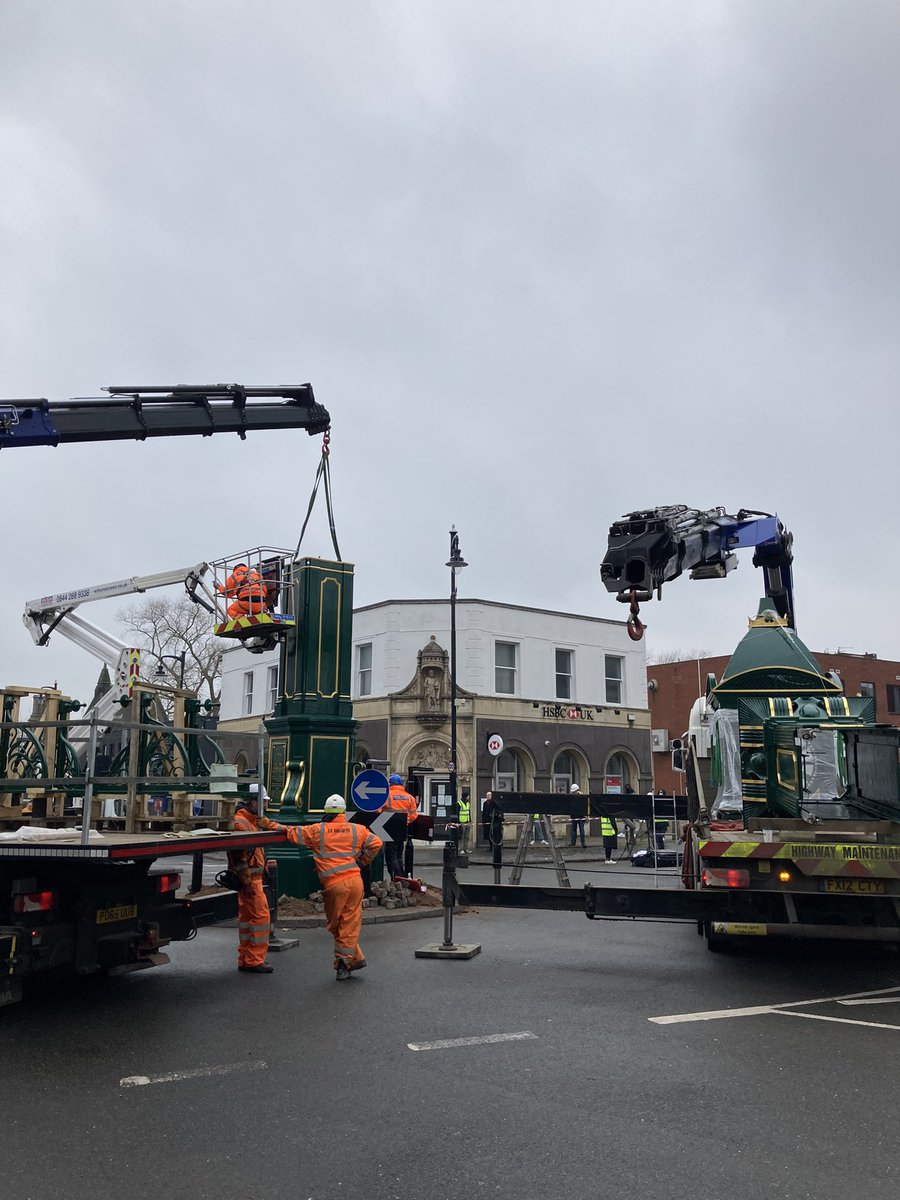 SoJ_BCU's tweet photo. Great morning at #BCU #SOJ Vittoria St, with LIVE webinar Open Day. Meanwhile, outside, the Chamberlain Clock returns home!! #horology https://t.co/bDJ15PL9Hq