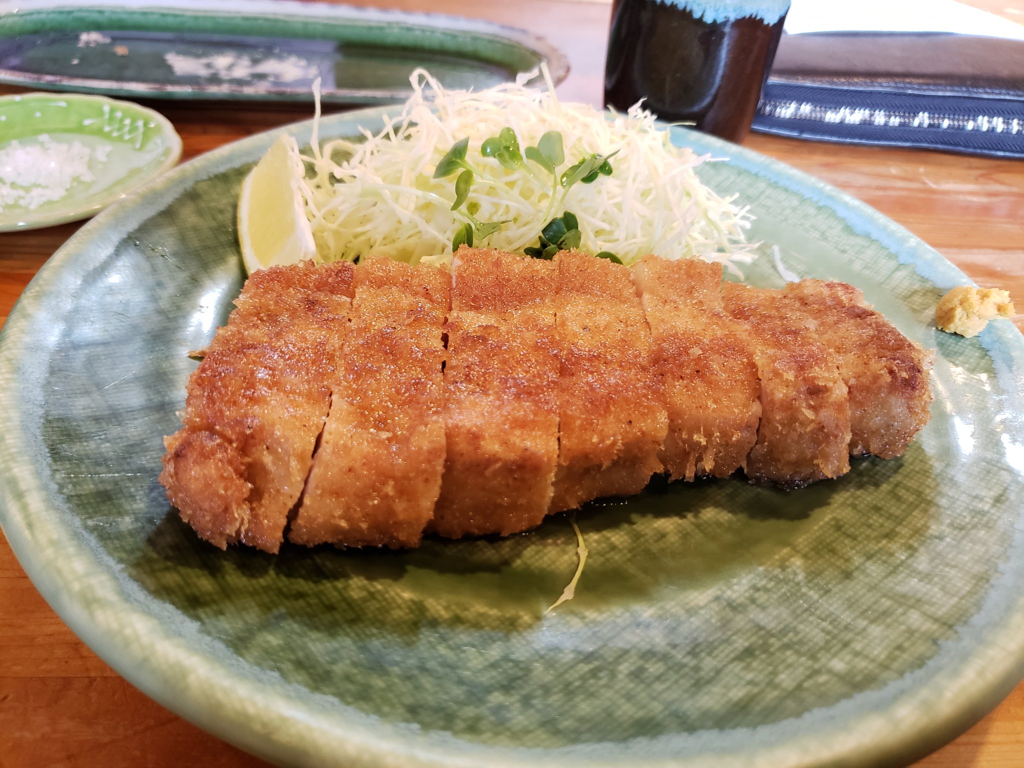 やま V Twitter とんかつひやま 宇都宮市 ロースカツセット大 流石 食べログ百名店 間違いない美味しさでした まったくくどくない油は上質でした 歯切れのいいトンカツ 最高 大将ともお話出来ていいランチになりました ゴチでした T Co Ybgvrrsyp1