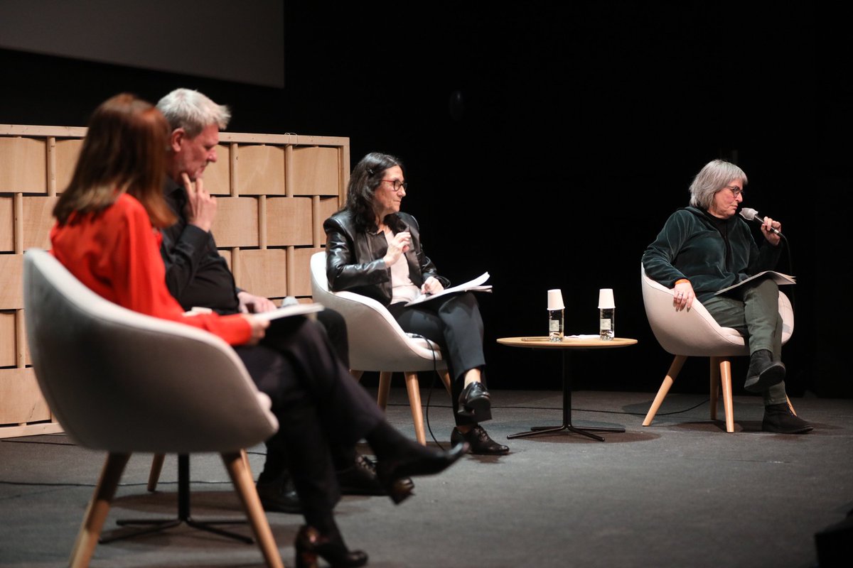 brainfilmfest's tweet image. #BrainFilmFest2021 #BrainAwarenessWeek2021 Empieza la mesa redonda &quot;Salud mental en tiempos accidentados&quot;. ¿Cómo ha afectado la pandemia a nuestra salud mental? 🎙️ @rosabadiarb modera la sesión.