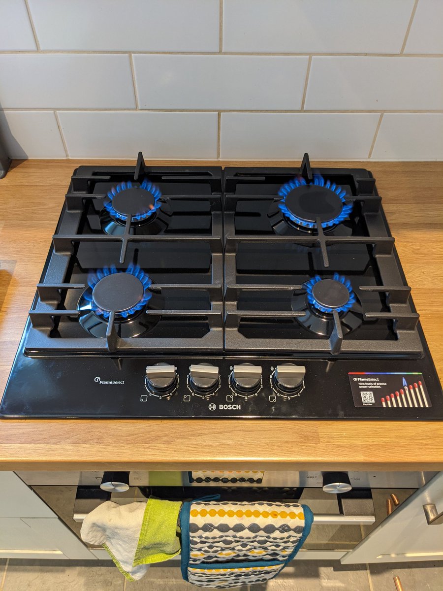 Titanheat's tweet photo. Enjoyed this sling over the last couple days in #Weymouth
@vaillantuk plus 832 in
@SpirotechUK in
#sensocomfort in
@thoroughflush done
Posh rad in
Posh hob in
#advance #Teamtitan https://t.co/dhpw7m4ikz